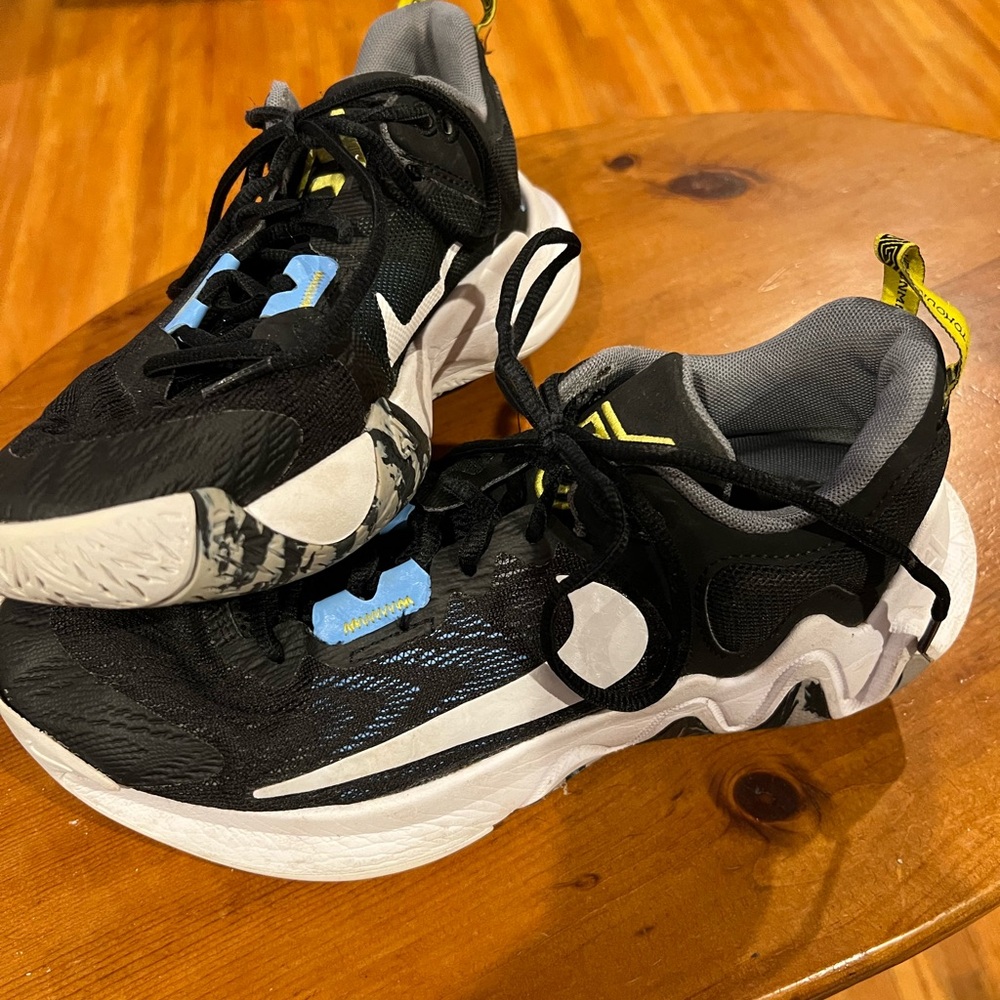 Men’s Nike shoes